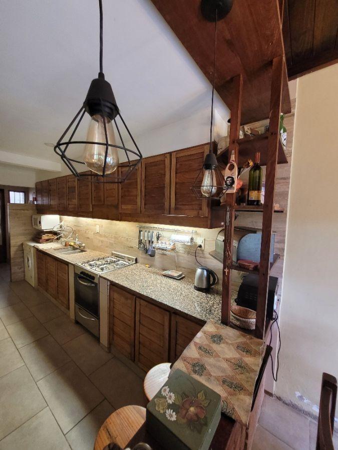 Casa 5 amb, 352m² con parque y cochera — San Carlos
