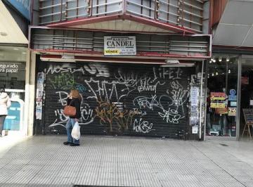 Local comercial · 192m² · 3 Ambientes · Amplio Local Sobre Laprida Peatonal - Lomas de Zamora Oeste