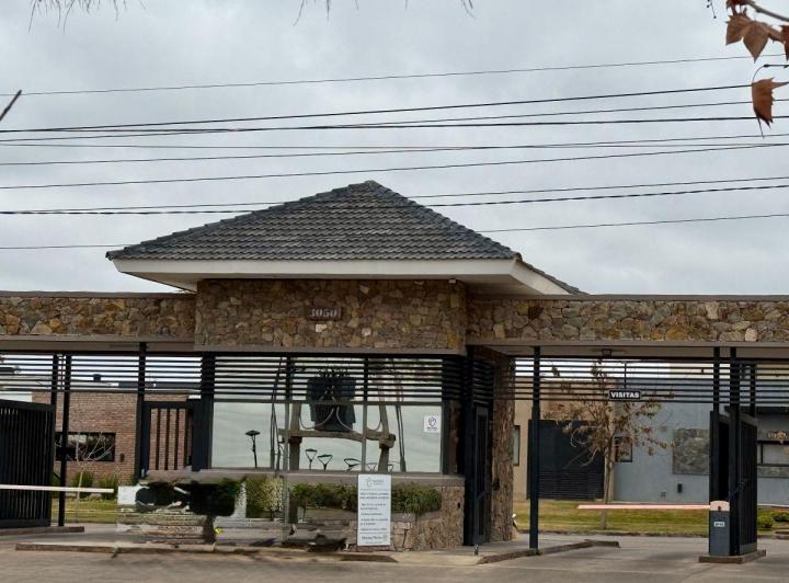 Terreno · 300m²