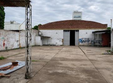 Bodega-Galpón · 360m² · Galpo en Alquiler con Gran Lote en La Plata