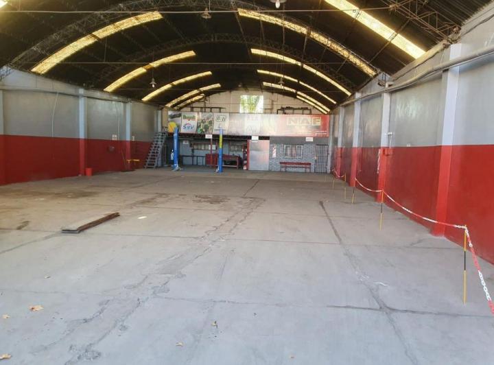 Bodega-Galpón · 800m² · 6 Ambientes