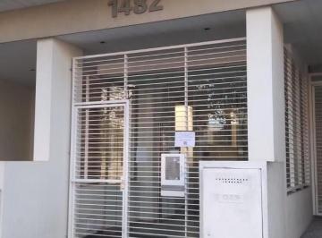 Departamento · 1 Ambiente · 8 Entre 62 y 63