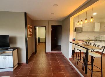 Casa de 3 ambientes, Russell · Casa con Piscina