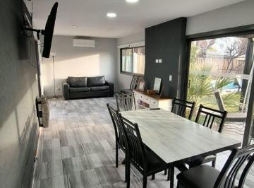 Casa de 3 ambientes, Russell · Casa con Piscina