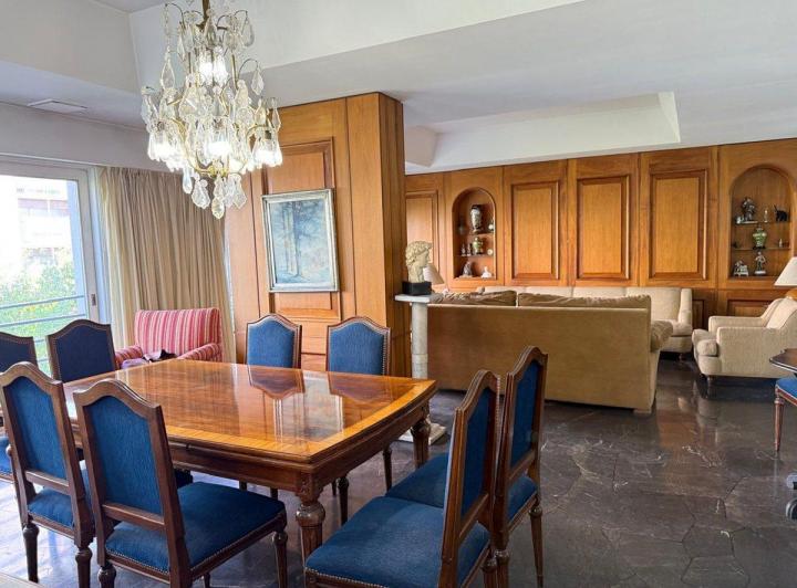 Departamento · 152m² · 8 Ambientes · 1 Cochera