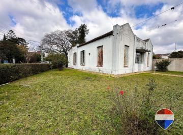 Casa · 215m² · 5 Ambientes · 2 Cocheras · Casa en Venta Apto Desarrollo Almirante Brown