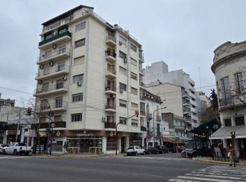 Departamento en Venta de 3 ambientes · Departamento de 3 Ambientes en Venta Muy Luminoso. Av Cordoba y Ravigniani