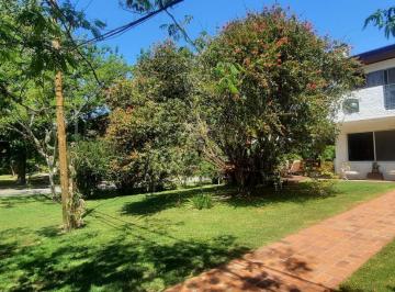 Casa · 201m² · 7 Ambientes · Casa de 7 Ambientes en Venta con Pileta en Nautico Escobar