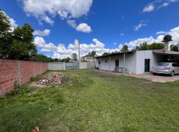 Casa · 80m² · 3 Ambientes · 2 Cocheras · Casa Frente a Weston / Campos de Álvarez Km 41