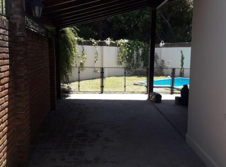 Casa · 1m² · 3 Ambientes · 1 Cochera