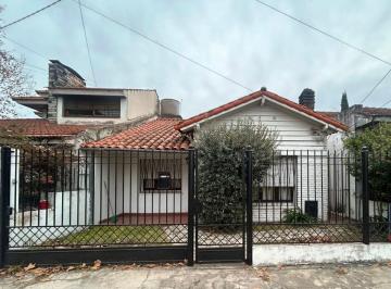 Casa de 3 ambientes, Almirante Brown · Casa en Alquiler Calle Castelli 1278 Adrogue