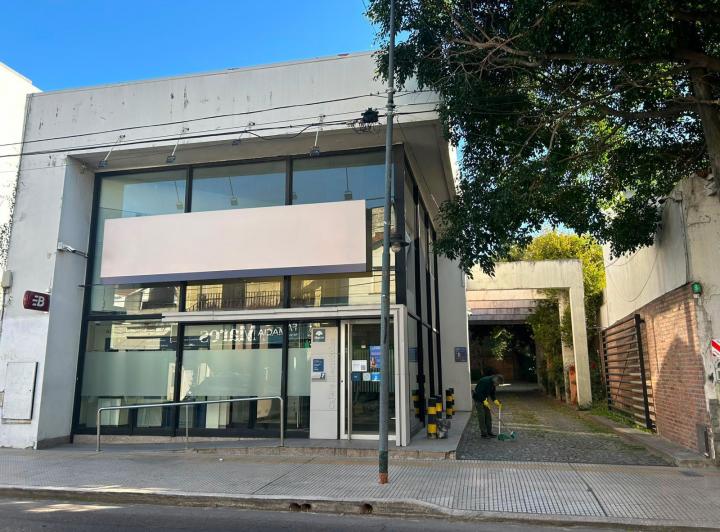 Local comercial · 266m²