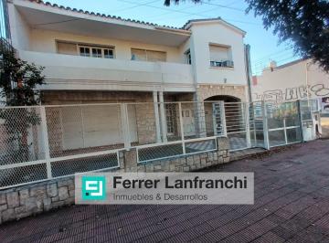 Casa · 280m² · 8 Ambientes · Casa en Cofico