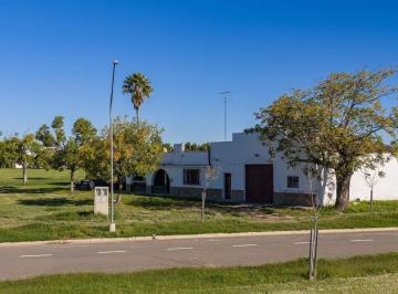 Local comercial · 310m² · 5 Ambientes · Venta o Alquiler de Local Comercial en Ecolagos Este, General Lagos