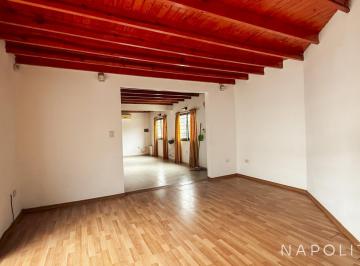 PH · 140m² · 5 Ambientes · 2 Cocheras · PH en Venta Ubicado en Calle 3 Esquina 75