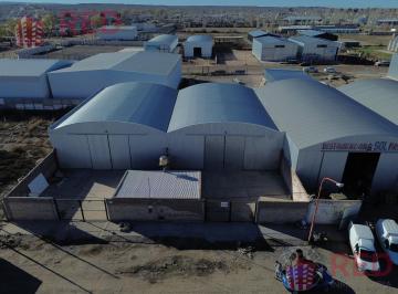 Bodega-Galpón · 550m² · Alquila Galpón en Parque Industrial Cipolletti