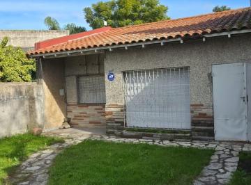 Casa · 219m² · 4 Ambientes · 1 Cochera · Casa en Munro - Este
