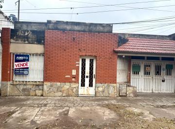 Casa · 118m² · 6 Ambientes · 1 Cochera · Venta Casa Rosario 3 Dorm. Permuta Patio Pileta Cochera Apto Credito