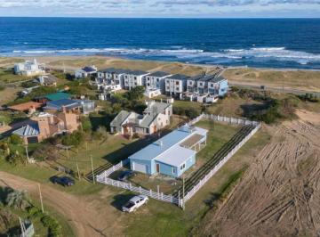 Casa · 180m² · 5 Ambientes · 1 Cochera · Venta/casa/la Paloma/rocha/3 Dorm./garage/parrillero/deck/a Pasos de Playa