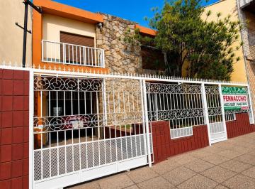 Casa · 301m² · 5 Ambientes · 2 Cocheras · Casa en Ciudad Madero