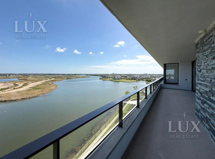 Departamento · 205m² · 5 Ambientes · 2 Cocheras