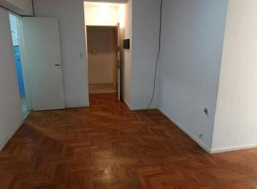 Departamento · 45m² · 3 Ambientes · Departamento 3 Ambientes Al Frente con Balcón Corrido en San Cristobal en Venta