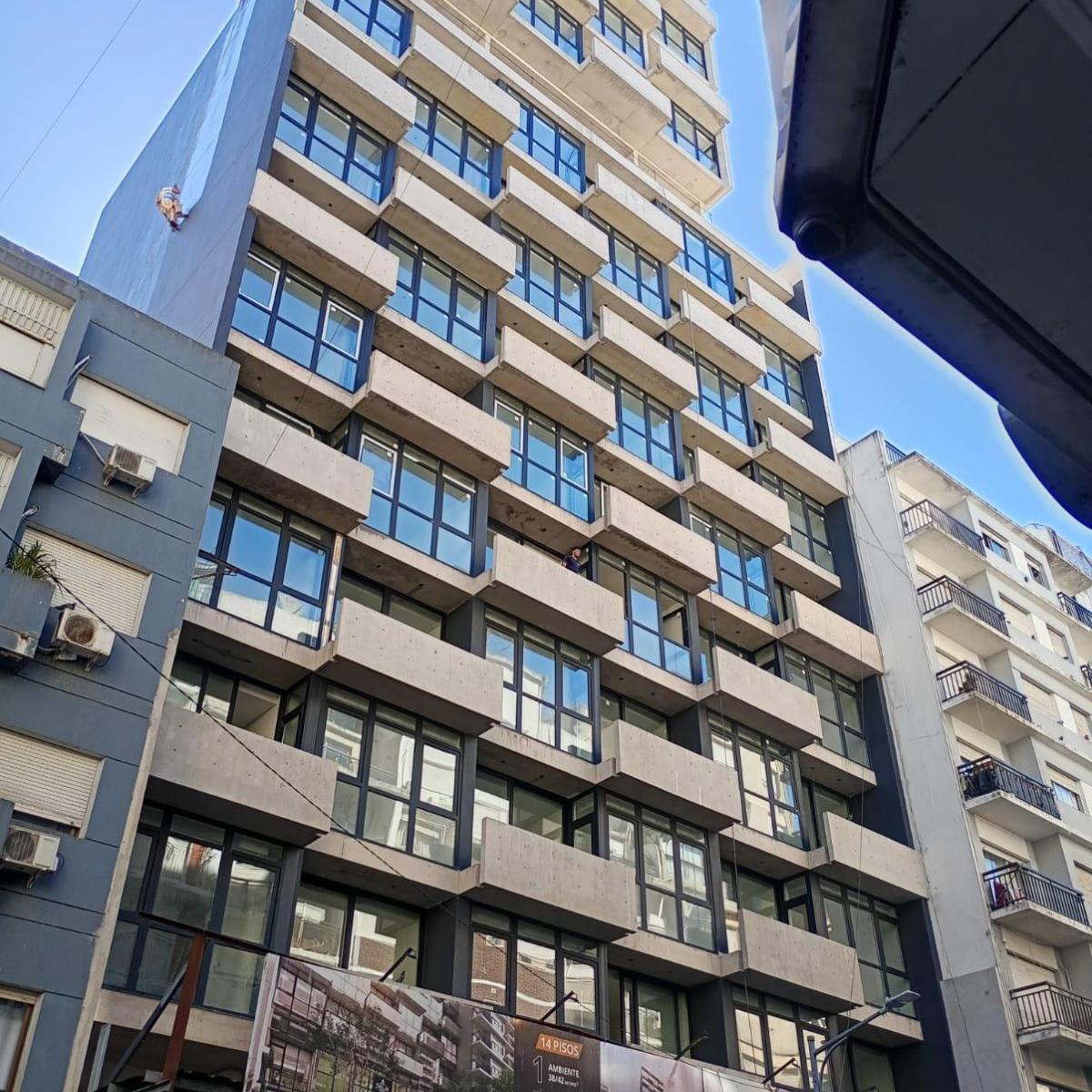 Depto 2 amb, 55m² con cochera y balcón — Centro