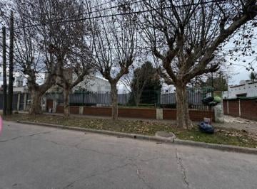 Casa · 180m² · 5 Ambientes · 2 Cocheras · Venta de Casa 5 Ambientes con Piscina en Turdera