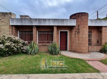 Casa · 246m² · 6 Ambientes · 1 Cochera · Casa 3 Dorm + Taller Independiente en B° Alta Cordoba