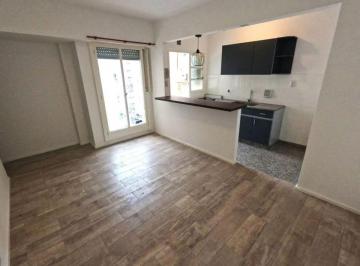 Departamento de 2 ambientes, Villa del Parque · 2 Amb 40 m² Reciclado a Nuevo. Living Amplio, Cocina, Balcon Para Tender. Dormit y Baño. Bajas Exp