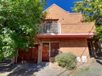Casa · 1m² · 2 Dormitorios · 1 Cochera · Dúplex en Alquiler en Santa Genoveva