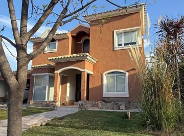 Casa de 6 ambientes, Chacras de Coria · Casa en Venta en Barrio Privado Las Candelas II