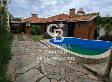 Casa · 170m² · 5 Ambientes · 4 Cocheras · Casa con Pileta y 2 Cocheras