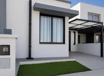 Casa · 51m² · 2 Ambientes · 1 Cochera · Se Vende Duplex 1 Dormitorio en Prados de Manantiales