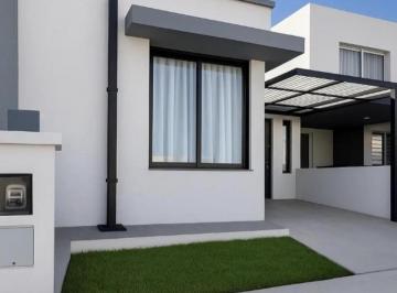 Casa · 51m² · 2 Ambientes · 1 Cochera · Se Vende Duplex 1 Dormitorio en Prados de Manantiales