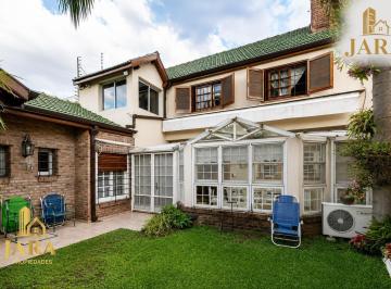 Casa · 230m² · 5 Ambientes · 2 Cocheras · Venta Casa 230 m² · 5 Amb· 2 Coch. Don Bosco