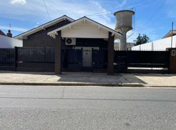 Casa · 100m² · 4 Ambientes · 3 Cocheras · Venta Casa 5 Ambientes Isidro Casanova Pileta Clim