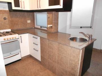 Departamento · 60m² · 3 Ambientes · Alquilo: Once: 3 Amb. Contrafrente. Balcón. Cocina, Baño Completo y Toilette. Todo Luz.