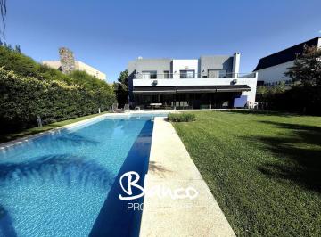 Casa · 450m² · 7 Ambientes · 2 Cocheras · Moderna Casa en Venta en La Lomada, Pilar, G. B. a. Zona Norte
