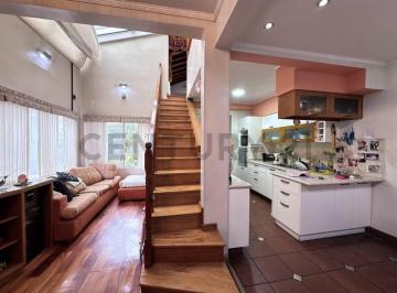Casa · 277m² · 7 Ambientes · 2 Cocheras · Casa Venta Villa Dominico 4 Dorm. Pileta