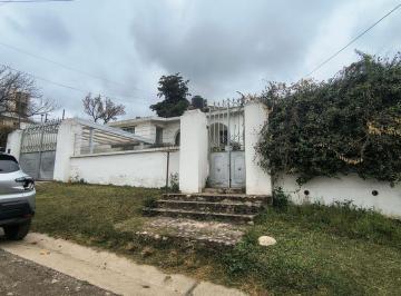 Casa de 5 ambientes, Villa Allende · Casa de 2 Dorm. Villa Allende B° Cumbres