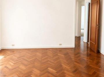 Departamento de 4 ambientes, Recoleta · Amplio Departamento con Patio Propio en Recoleta