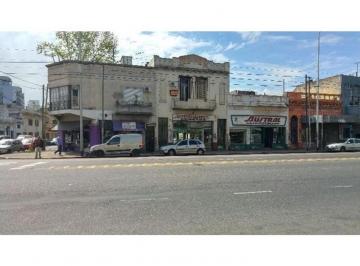 PH · 98m² · 3 Ambientes · Tipo Casa Sobre La Avda. Mitre en Excelente Estado