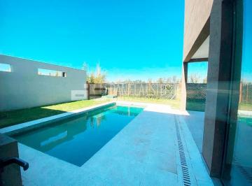 Casa · 375m² · 4 Ambientes · 2 Cocheras · D. Esteche Realty & Home - Casa en Spring Park