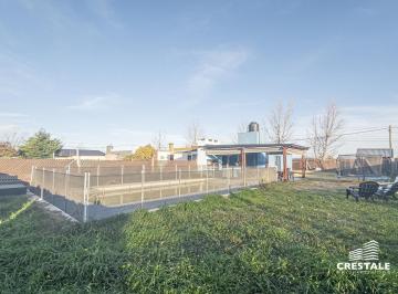 Casa · 30m² · 1 Ambiente · 1 Cochera · Venta / Permuta - Casa Monoambiente con Galería, Pileta y Parrillero - Tierra de Sueños 3, Roldán.