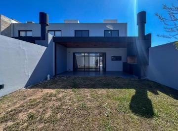 Casa · 174m² · 4 Ambientes · Duplex en Venta 3 Dorm Prados de Manantiales