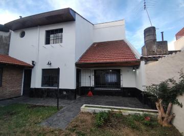 Casa · 173m² · 4 Ambientes · 3 Cocheras · Venta Casa 4 Ambientes Cochera Jardin Parrilla