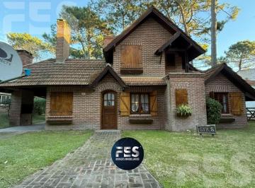 Casa · 100m² · 4 Ambientes · 1 Cochera · Casa en Venta 4 Ambientes en Pinamar