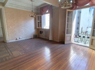 Departamento de 4 ambientes, Balvanera · Amplio Departamento 4 Ambientes con Dependencia, Exc Ubicacion