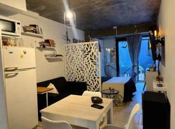 Departamento · 27m² · 1 Ambiente · Monoambiente en Pb con Patio en Venta. Pichincha